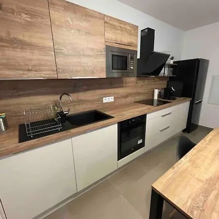 Apartment Grand T2 Avec Parking Gratuit